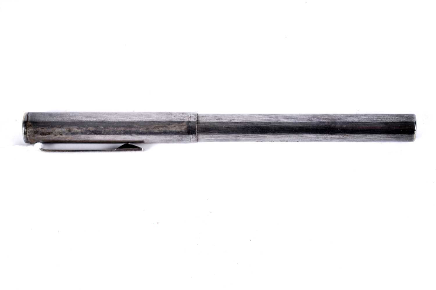 Lot 432 - Dunhill: a silver plated fountain pen