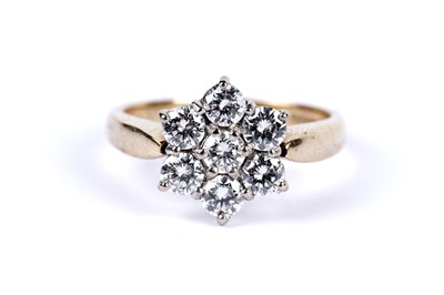 Lot 8 - A diamond flower cluster ring