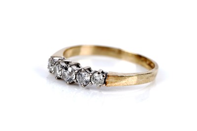 Lot 1 - A diamond five stone ring