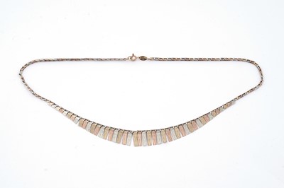 Lot 3 - A 9ct gold tri-colour textured fringe necklace