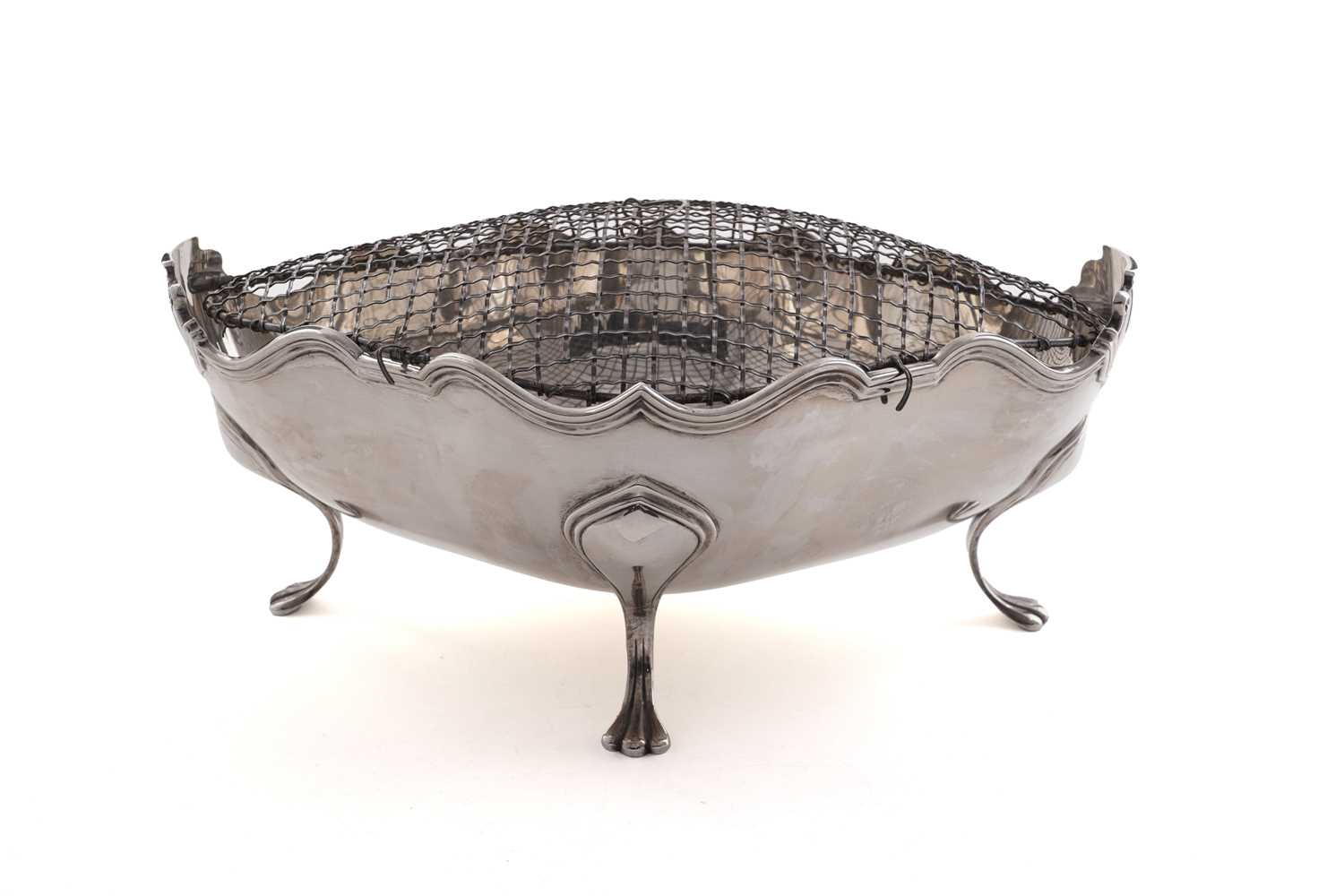 Lot 92 - A George V silver rose bowl