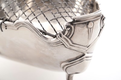 Lot 92 - A George V silver rose bowl