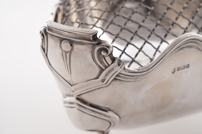 Lot 92 - A George V silver rose bowl