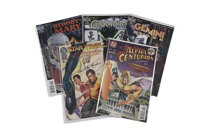 Lot 60 - Limited edition comics by DC/Helix