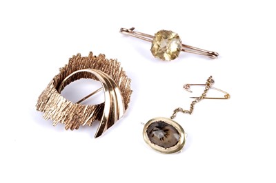 Lot 13 - Three gold brooches