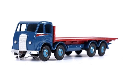 Lot 76 - A Dinky Supertoys No. 502 Foden Flat Truck