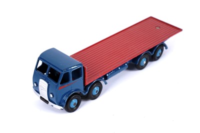 Lot 76 - A Dinky Supertoys No. 502 Foden Flat Truck