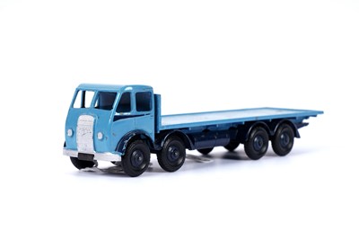 Lot 77 - A Dinky Supertoys No. 502 Foden Flat Truck