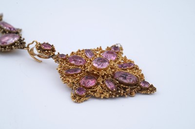 Lot 47 - A 19th Century pink topaz pendant necklace