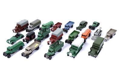 Lot 86 - A collection of unboxed Dinky Toys vehicles