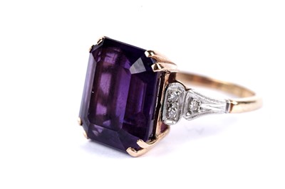 Lot 70 - An amethyst and diamond dress ring