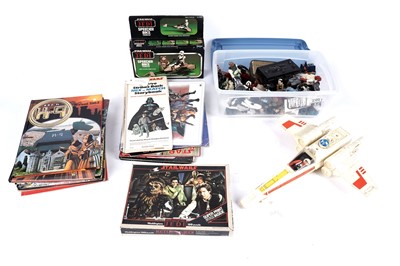 Lot 141 - A collection of Star Wars toys