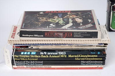 Lot 141 - A collection of Star Wars toys