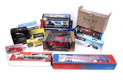 Lot 128 - A collection of diecast model vehicles