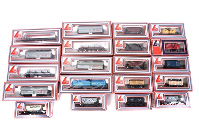 Lot 10 - A collection of Lima 00-gauge rolling stock