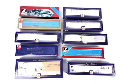 Lot 11 - A collection of Lima 00-gauge electric and diesel locomotives