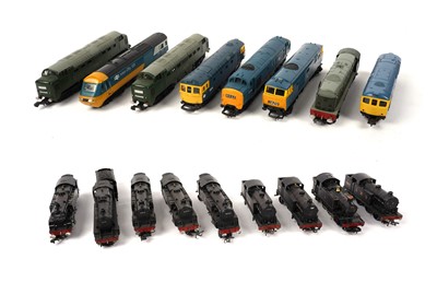 Lot 13 - A selection of Hornby Dublo and other 00-gauge locomotives