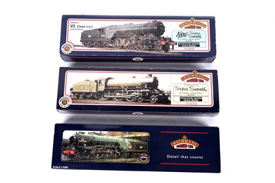 Lot 64 - Three Bachmann 1:76 scale train sets