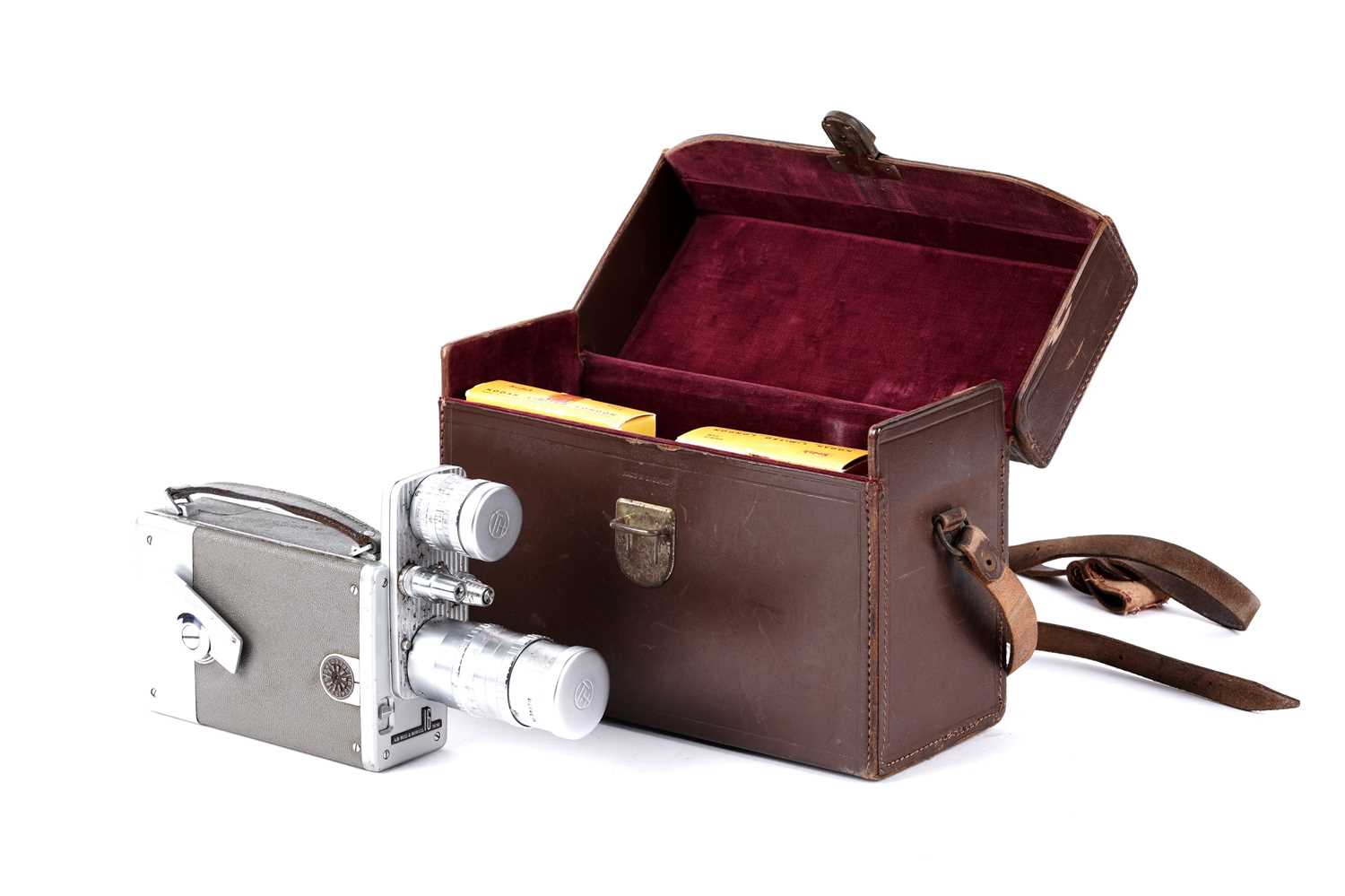 Lot 147 - A Bell & Howell 16mm cine camera