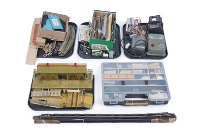 Lot 48 - A selection of model railway accessories