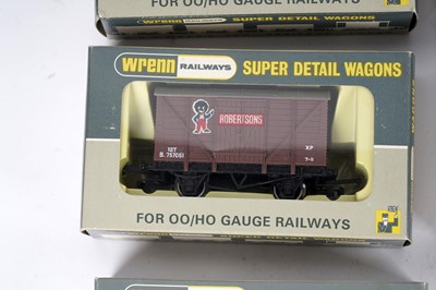 Lot 21 - A collection of Wrenn 00/HO gauge boxed wagons