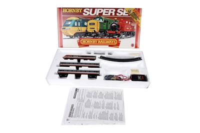 Lot 27 - A Hornby Railways 00-gauge R.872 Super Set