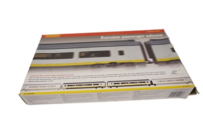 Lot 29 - A Hornby 00-gauge R.4013 Eurostar Passenger Saloons set