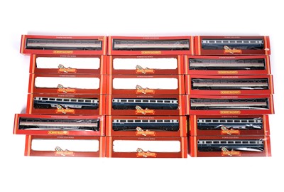 Lot 34 - A collection of Hornby 00-gauge boxed carriages