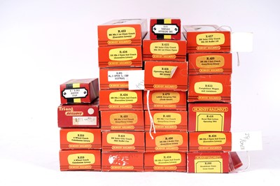 Lot 36 - A collection of Hornby 00-gauge boxed carriages