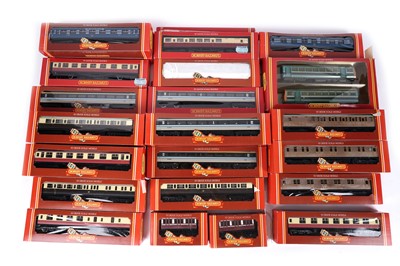 Lot 37 - A collection of Hornby 00-gauge boxed carriages