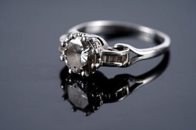 Lot 627 - A single stone solitaire diamond ring