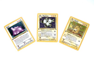 Lot 216 - Three first edition shiny Fossil set Pokémon cards