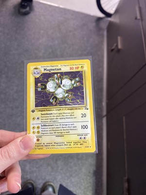 Lot 327 - Three first edition shiny Fossil set Pokémon cards
