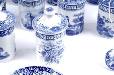 Lot 385 - A collection of The Spode Blue Room collection ceramics