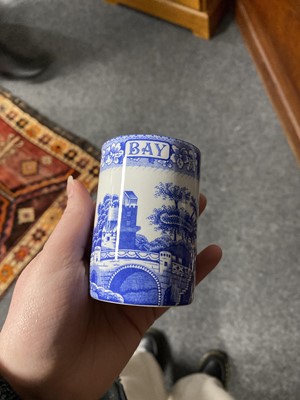 Lot 385 - A collection of The Spode Blue Room collection ceramics