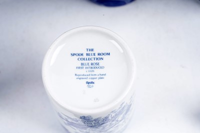 Lot 385 - A collection of The Spode Blue Room collection ceramics