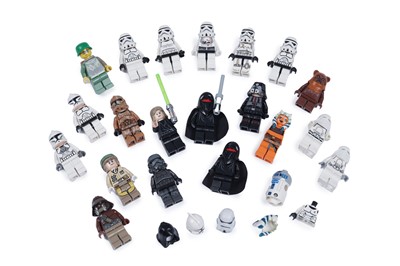 Lot 165 - A selection of Star Wars LEGO Minifigures and accessories