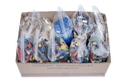 Lot 172 - An assortment of loose LEGO bricks