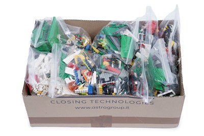 Lot 182 - An assortment of loose LEGO bricks