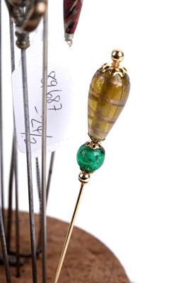 Lot 173 - A selection of antique hat pins