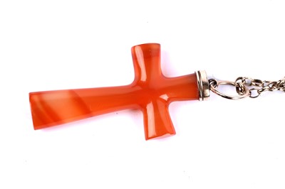 Lot 207 - An orange banded agate cross pendant necklace