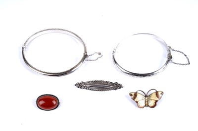 Lot 206 - A selection of silver jewellery