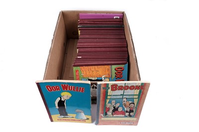 Lot 560 - Broons and Oor Wullie annuals