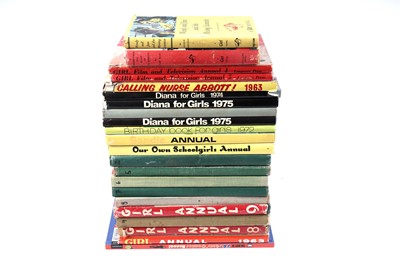 Lot 571 - Vintage girl’s annuals