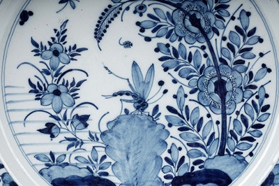 Lot 1154 - An 18th Century Dutch Delft charger