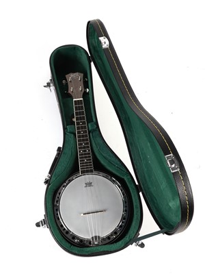 Lot 50 - A Barnes and Mullins ukulele banjo