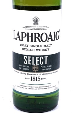 Lot 424 - A bottle of Laphroaig Select Islay Single Malt Scotch Whisky