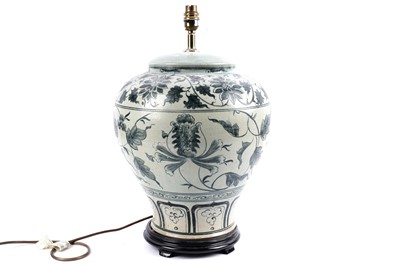 Lot 272 - A Chinese blue and white baluster table lamp