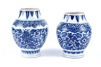 Lot 834 - A pair of Chinese blue and white vases