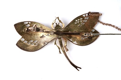 Lot 766 - A dragonfly brooch